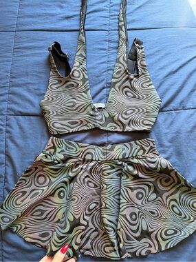 Reflective iHeartRaves skirt and top set